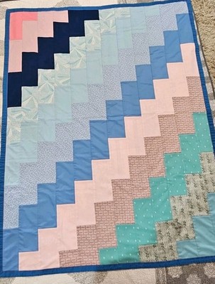 Vtg Chevron Zig Zag Fat Quarter Stair-step Pattern Quilt 78''×60'' LG Lap blanket