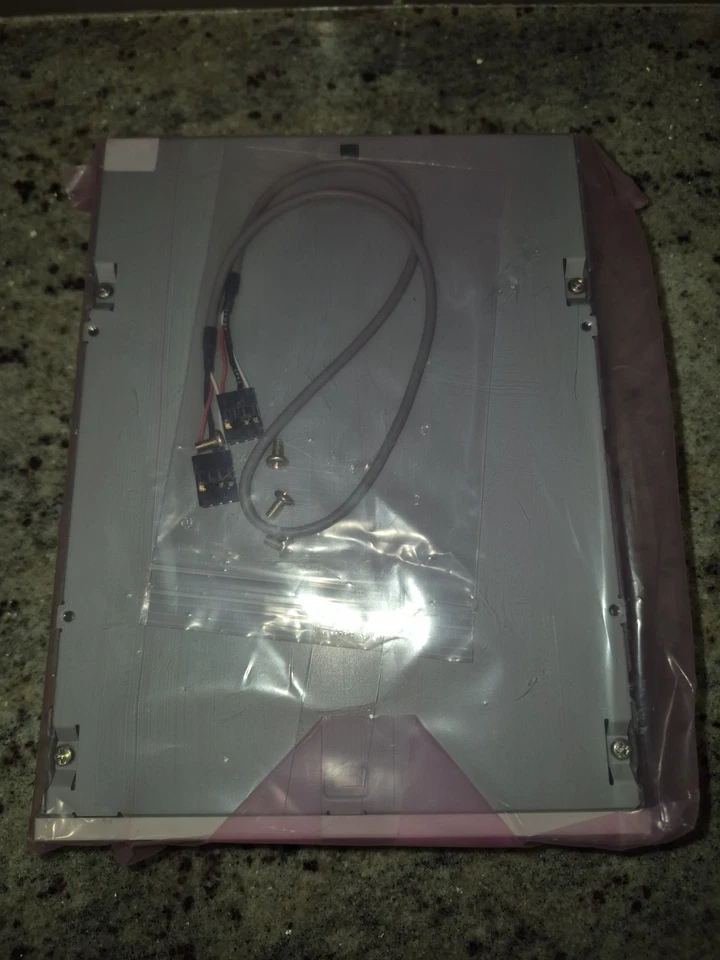 NEW EPO CR-852E 52X IDE CD-ROM Drive – NOS 2000 – Model CR-852E – Vintage PC... - Image 4 of 4