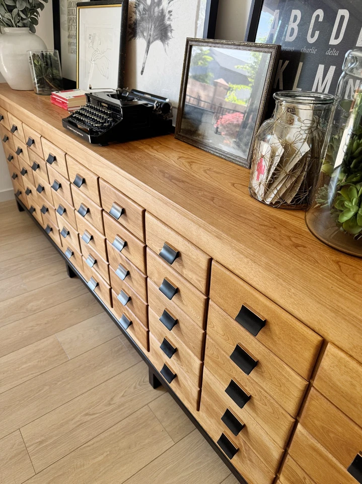Aparador vintage, totalmente restaurado, 36 cajones, cerezo alrededor de 1920 Foto 4 de 4