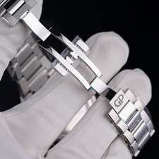 Girard-Perregaux Laureato 42mm Blue Dial 81010-11-431-11A NEW 2026 10