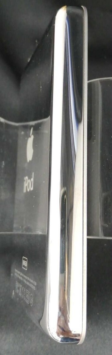 APPLE Model: MC293J/A IPOD CLASSIC Early model RARE Silver gray