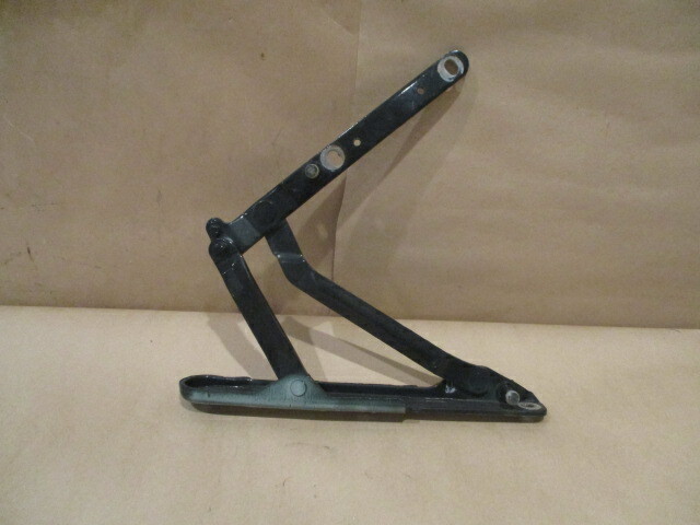 Maserati Coupe Spider  - LH Rear Trunk Lid / Bonnet Hinge 384700105