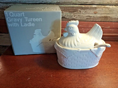 Adorable White Ceramic Chicken in Basket Gravy Soup Tureen w Ladle ~ 2 Quart NEW