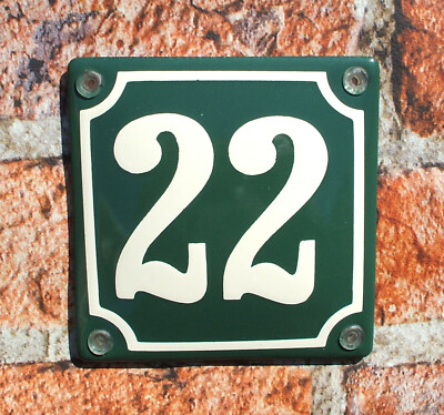 HOUSE NUMBER 22 CLASSIC ENAMEL SIGN. CREAM No.22 ON A GREEN BACKGROUND ...