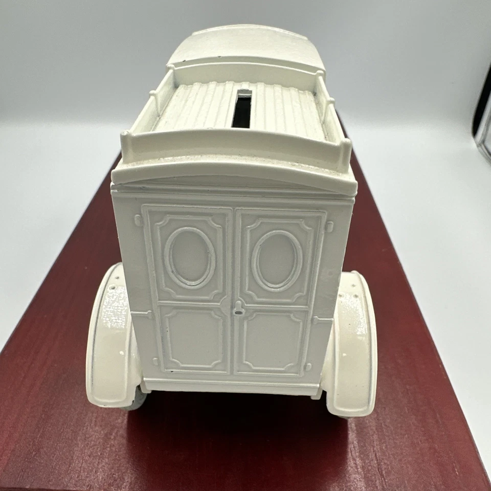 Vintage Ertl Diecast Bank - 1913 Model T Delivery U.S. Mail (1989) - Image 3 of 4