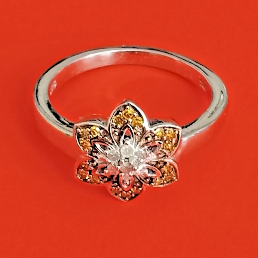 Anillo con flores de plata esterlina y rodio amarillo (IR) diamante amarillo (IR) Foto 3 de 4