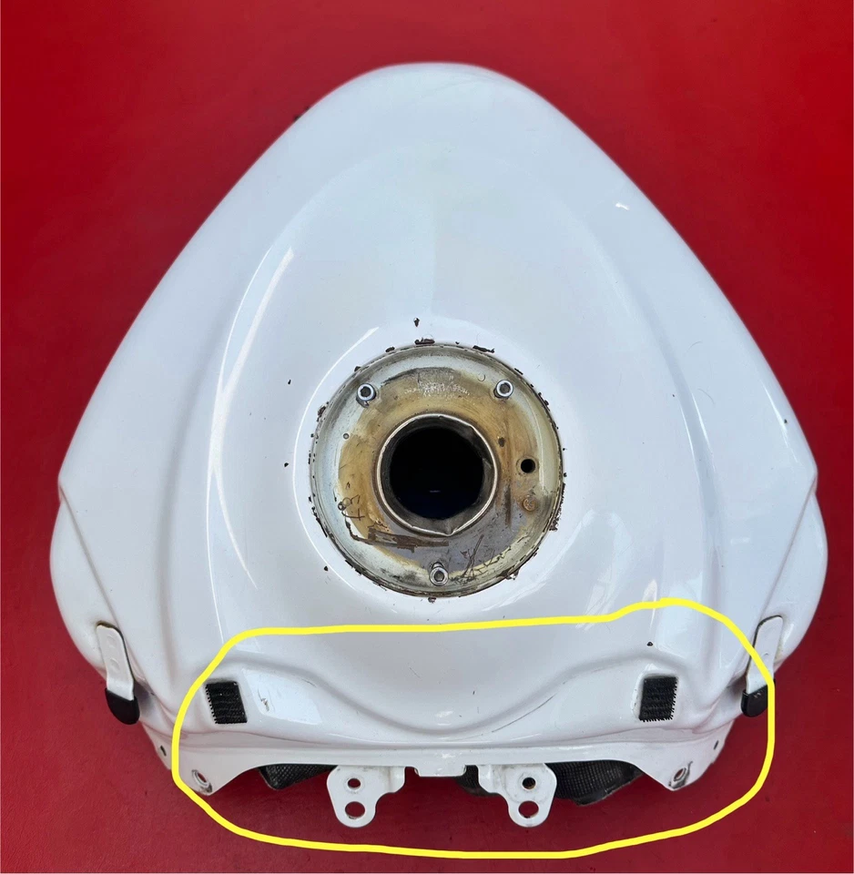 2008 2009 SUZUKI GSXR600 GSX-R 750 OEM Gas Tank Fuel Cell Petrol Reservoir White - Image 3 of 4