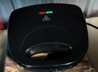 Morrisons Toastie Maker 700W Electric 2 Slice  Sandwich Toaster