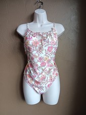 Pre Owned Old Navy Women's Gathered Keyhole Floral One Piece Swimsuit Size S