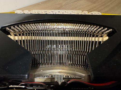 197X REMINGTON Riviera - Máquina de escribir portátil antigua vintage - Imagen 8 de 14