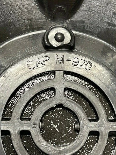 Tapa central de rueda negra brillante de metal para moto usada MO479L214GBO TAPA M-970 SIN DEVOLUCIONES Foto 4 de 4