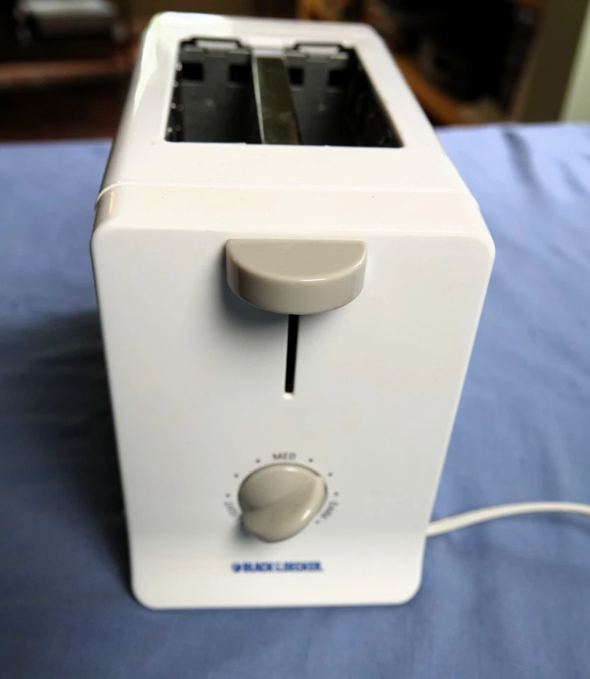 Black & Decker Retro Toaster T20 Wide Slot Two Slice White - Image 2 of 4