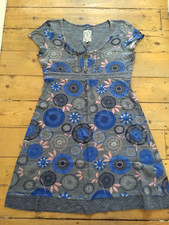 Manteray Dress Grey/Floral Pattern Size 12. Scoop Neckline/Short Sleeves. GC