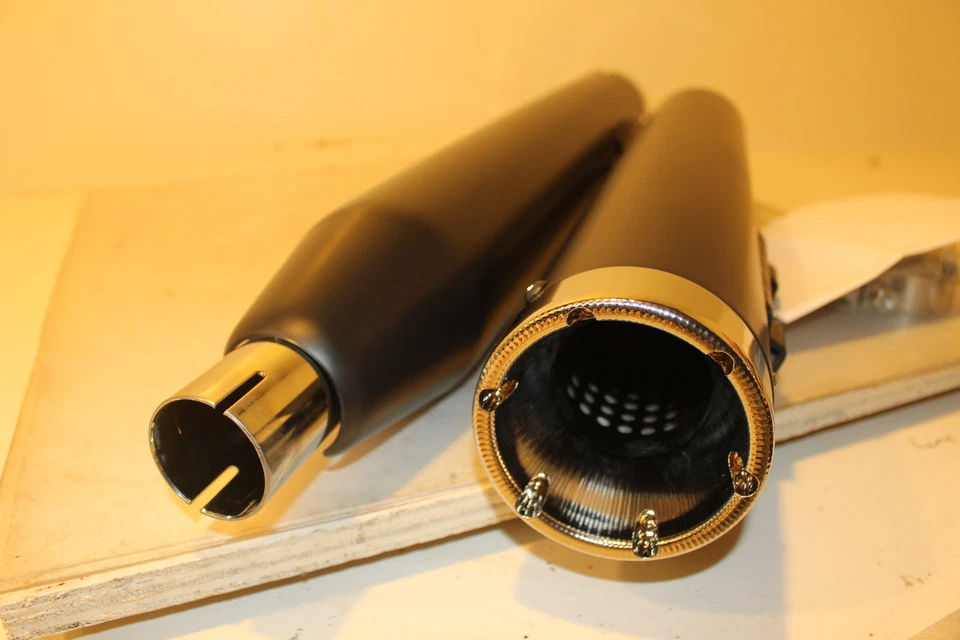 SILENCIADORES ANTIDESLIZANTES REDONDOS MONSTER 4" VANCE & HINES TOURING PARA HARLEY DAVIDSON Foto 2 de 4