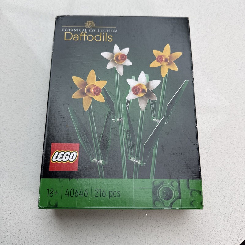 LEGO Botanical Collection Daffodils Unopened Brand New