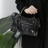 Women Le City Motorcycle Retro Rivet Bag Oil-Waxed Leather Handbag and Crossbody