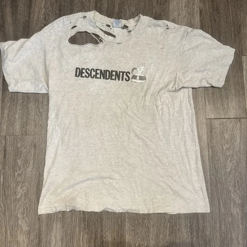 Single Stitched Thrashed Decendents Band T-shirt Siz Vintage vintage concert t-shirt, vintage, size XL, single stitch, B+ condition
