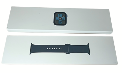 Apple Watch SE 2nd Gen 44mm A2724 Midnight Aluminum Case - iCloud  display picture 1
