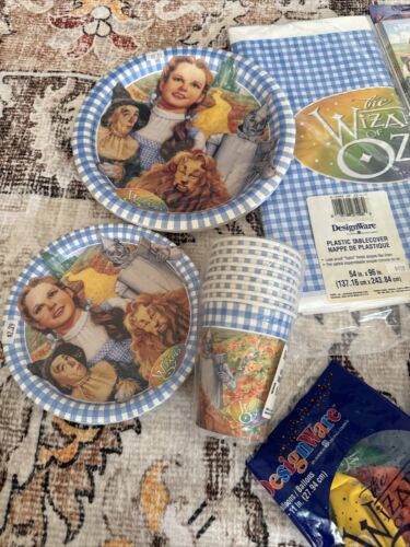 Vintage Wizard Of Oz Party Decorations Cup, Plates, Napkins, Invitation Blow Toy - Picture 2 of 10