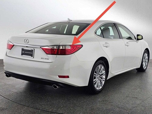 REAR RIGHT PASSENGER SIDE TAIL LIGHT OEM 2013-2015 LEXUS ES300H