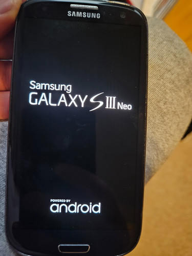 Samsung Galaxy S3 mini - 8GB - dunkel Blau (Ohne Simlock) (Einzel-SIM)