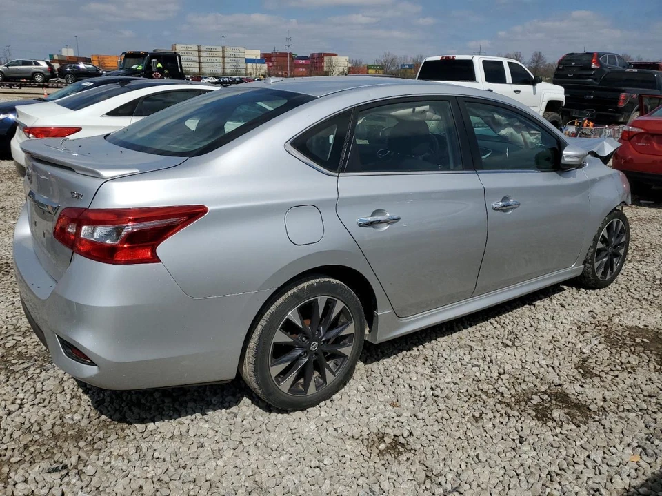 Espejo retrovisor interior delantero central usado se adapta a: Nissan Sentra 2017 centro delantero Foto 3 de 4