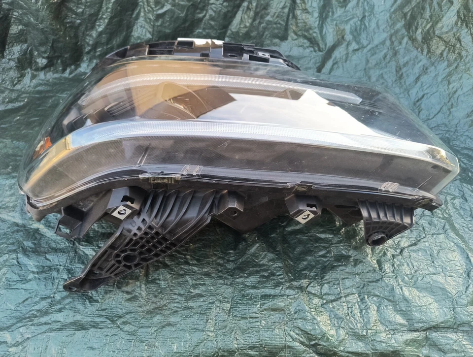 Faro conductor/izquierdo Spyder 19-24 Dodge Ram negro Foto 3 de 4