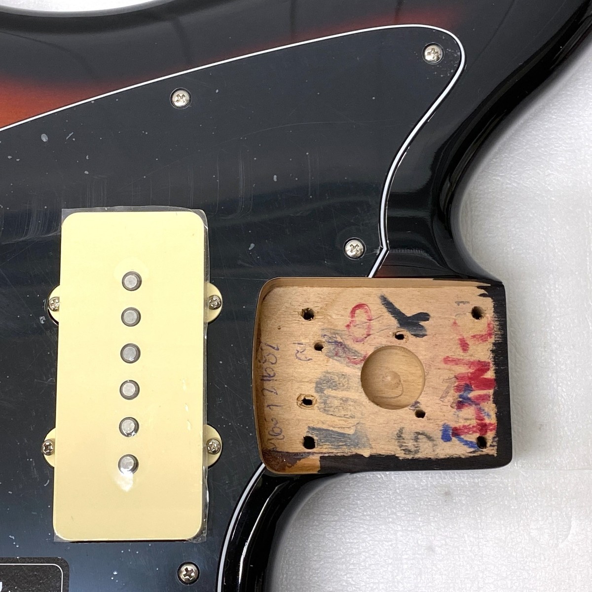 Player II Series Alnico V Fender JAZZMASTER LOADED BODY Electric