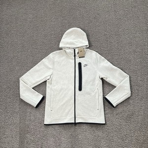 white nike tech sweatsuit