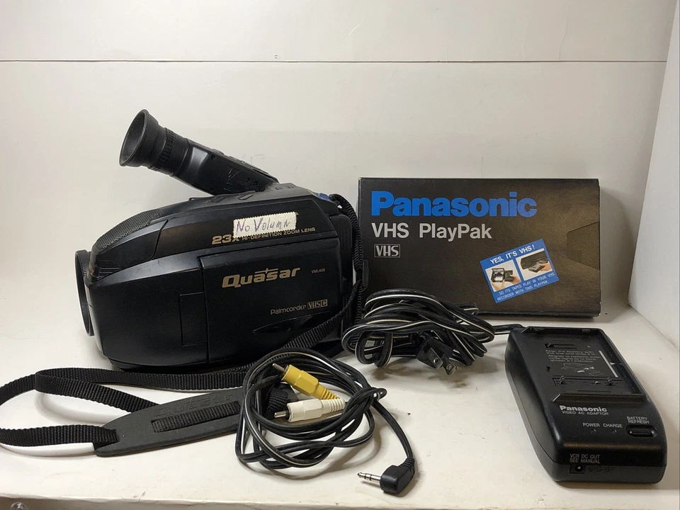 Quasar VML458 Palmcorder VHS-C And Charger Works No Volume VHS Play Pak - Image 2 of 4