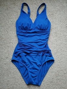 jantzen classic one piece swimsuits