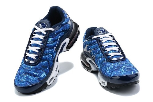 air max plus unc