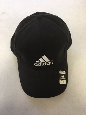 fitted hat with curved brim