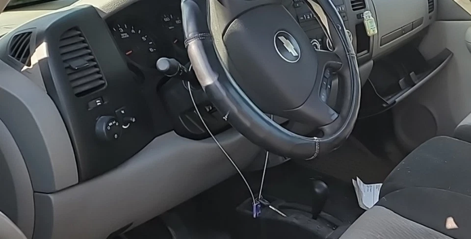 Chevrolet Silverado 1500 LH 2008-2010 bolsa de aire del volante del conductor OEM Foto 2 de 4