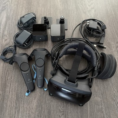 Valve Index PC VR Headset Full Kit w/ 1.0 Base Stations & Vive Controllers