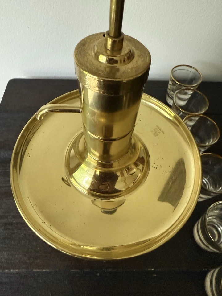 Dispensador de bomba de licor dorado Park Sherman vintage con bandeja de 6 vasos de chupito Foto 3 de 4