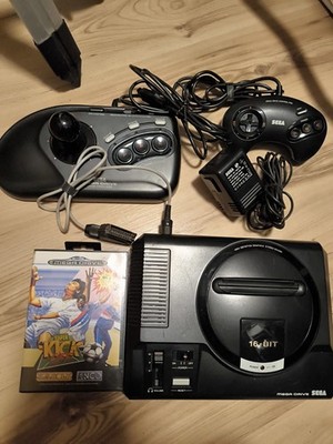 Sega Mega Drive Schwarz PAL Inkl. 1 Spiel 2 Controller und Kabel Retro Gaming