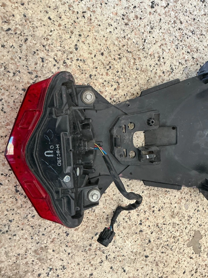 Kawasaki Ninja 650 EX650 2012 guardabarros trasero eliminación con luz trasera Foto 3 de 4