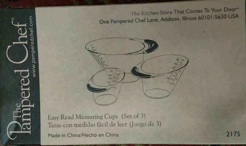 Pampered Chef EASY READ MEASURING Cups SET of 3 New in the box Never Used.