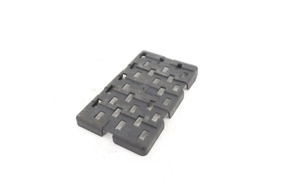 2017 SUZUKI GSXR600 REAR BACK TAIL PROTECTOR BATTERY PLASTIC 33652-16G00 - Image 4 of 4