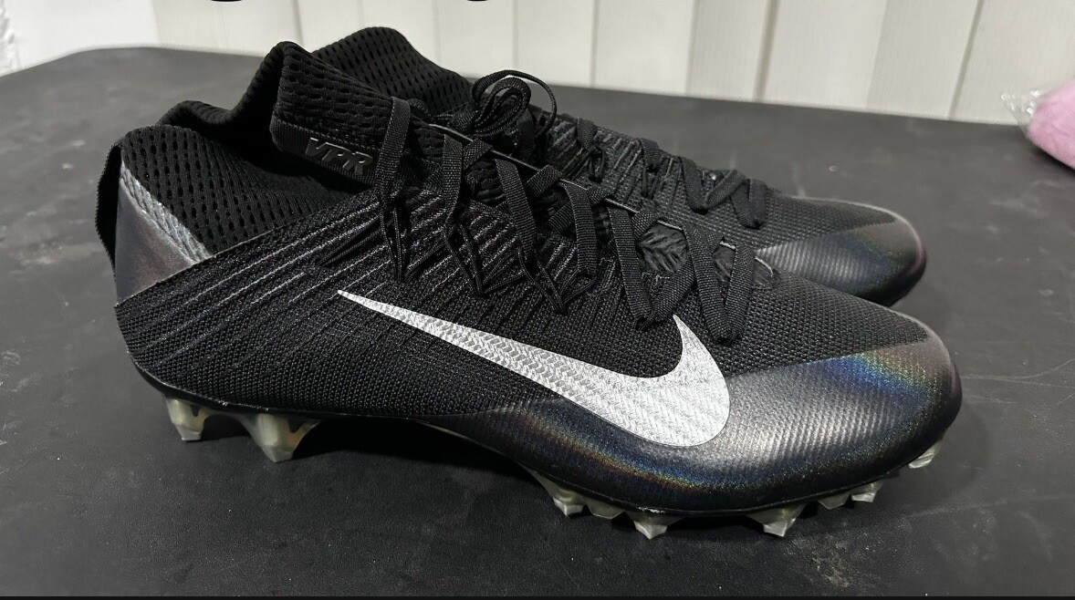 nike soccer cleats size 10.5