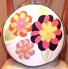 NWT New Pottery Barn Fresh Flowers 14" Crewel Floral Embroidery Round Pillow