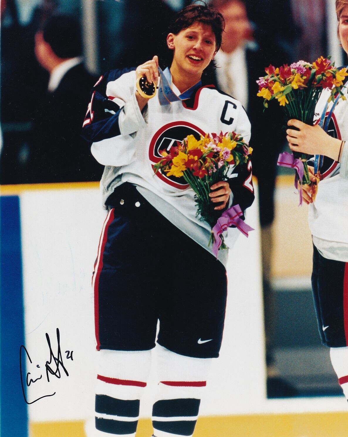 9 1998 US Olympic Gold Medal Team womens hockey signed 8x10 phot