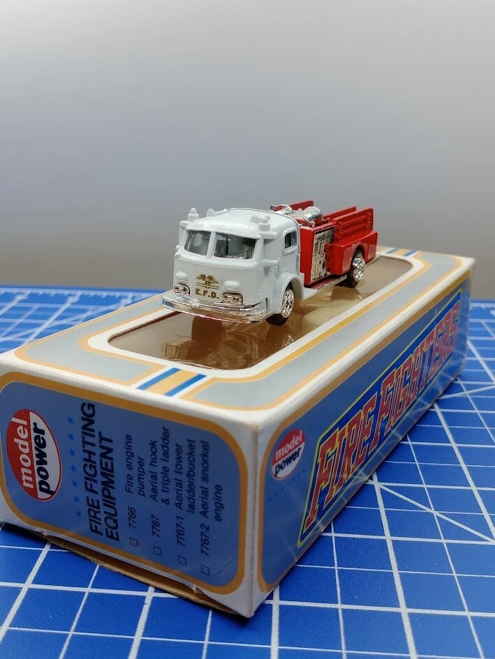 Model Power Fire Fighters 7766 HO Diecast Fire Engine Pumper Collectible Truck - Image 2 of 4