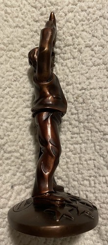 Coppertone 7" The Master Teacher Man with Star - Carolyn Wells Trophy Figurine  - Imagen 2 de 6