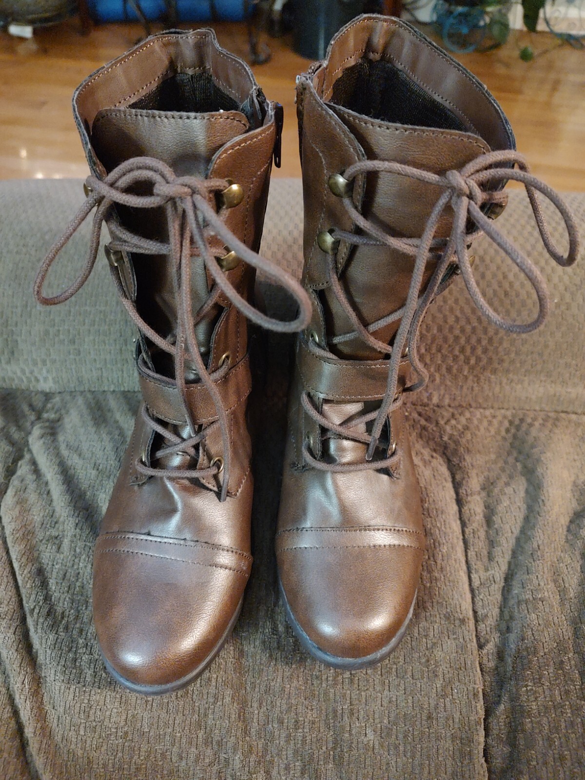 American Brand Women's High Top Laceup Combat Boots Size 7.5