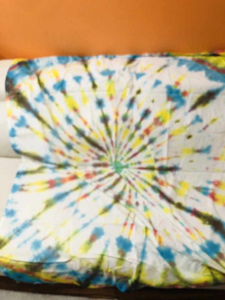 Tapiz para colgar en pared arte tie dye casero 58"X 46” 100 % algodón usado mancha menor Foto 3 de 4