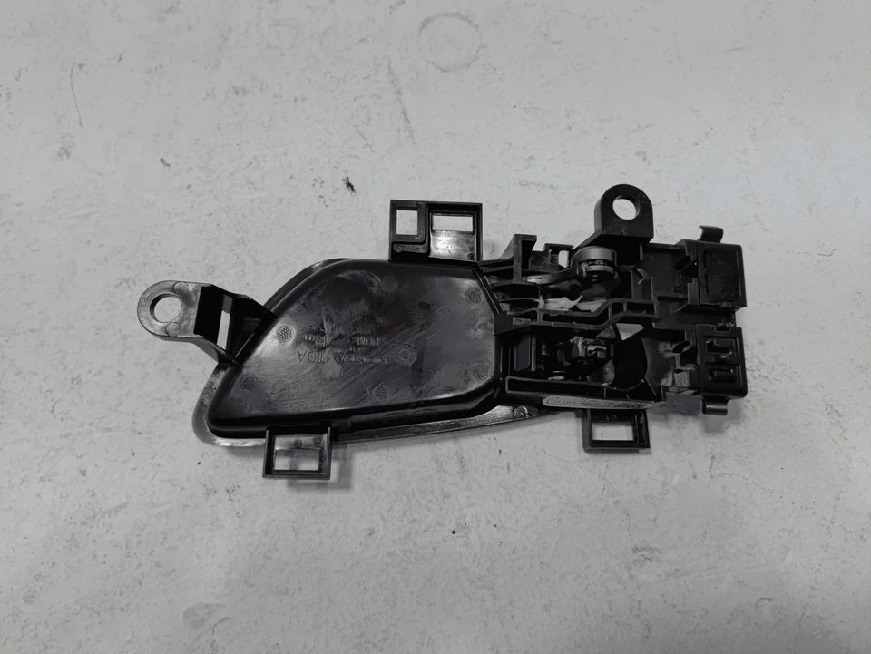 前部或后部乘客室内门拉手柄内侧 17 - 2020 年本田民用原始设备制造商 — 第 4/4 张图片