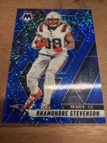 2025 Panini Mosaic No Huddle Rhamondre Stevenson Blue Sparkle Prizm /99 #196🔥