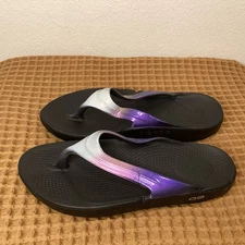 OOFOS OOLALA Luxe Thong Recovery Sandals Women’s Size 9 Black Purple